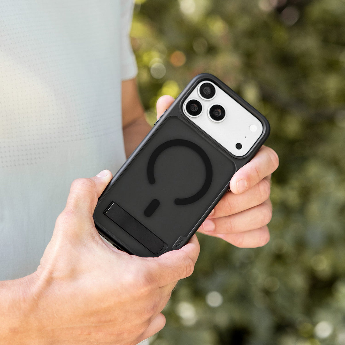 iPhone 18 Pro Max / 17 Pro Max GlideStand Case